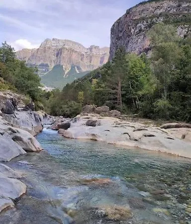 Con Vistas Al Parque Nacional De Ordesa Y Monteperdido טורלה
